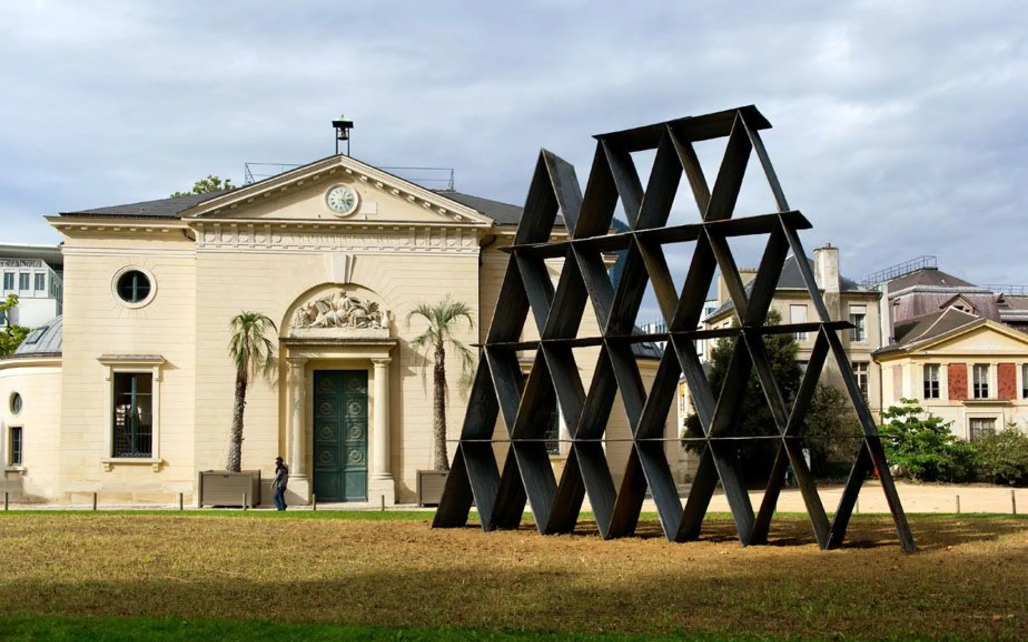 Château de tôle. Une œuvre de Stéphane Vigny, 2011. FIAC Hors les murs, Jardin des Plantes, 2013 © MNHN - F.-G. Grandin