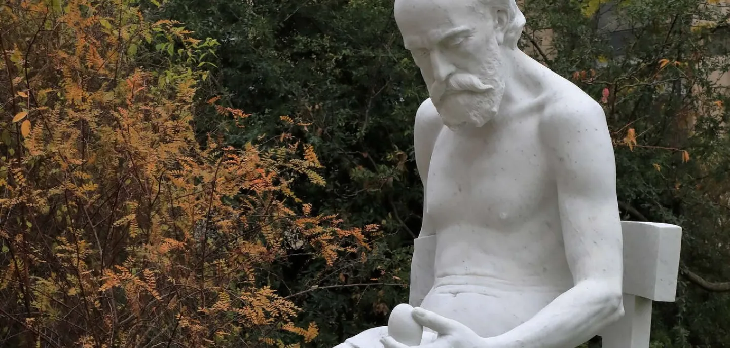 Statue Science et mystère, Louis Jean Désiré Schroeder, 1890 © MNHN - E. Baril Statue Science et mystère, Louis Jean Désiré Schroeder, 1890