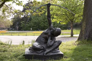Statue femme archère